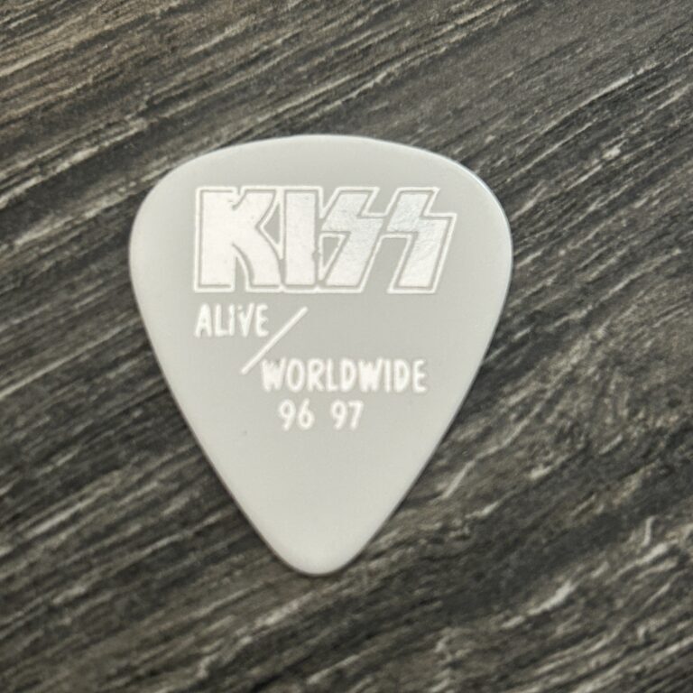 KISS Guitar Pick GENE SIMMONS Alive Reunion White Silver No Dash Vintage Kiss