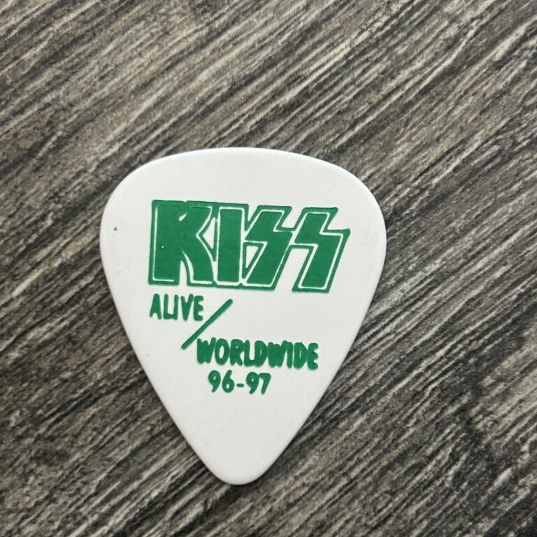 KISS Guitar Pick PETER CRISS Alive Worldwide Reunion White Green Vintage Kiss
