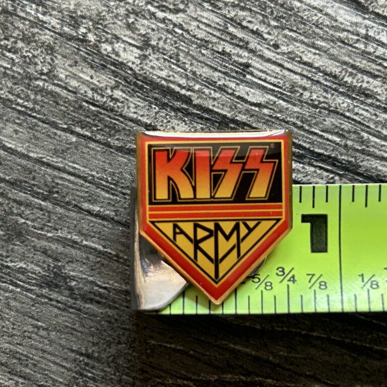 KISS Pin Badge Enamel Kiss Army Shield Logo Suit Lapel Pin UNWORN Vintage Kiss