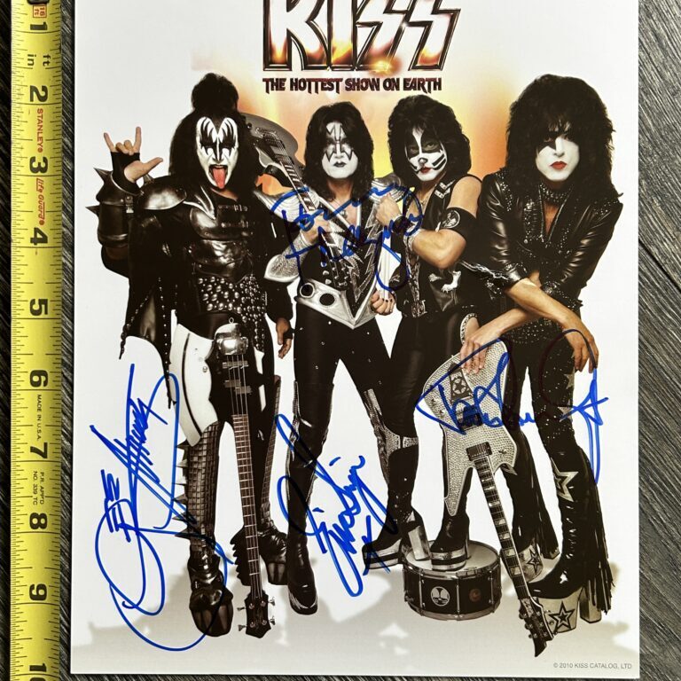 KISS 8x10 Photo SIGNED Autograph Gene Simmons Paul Stanley Eric Singer Tom 2010