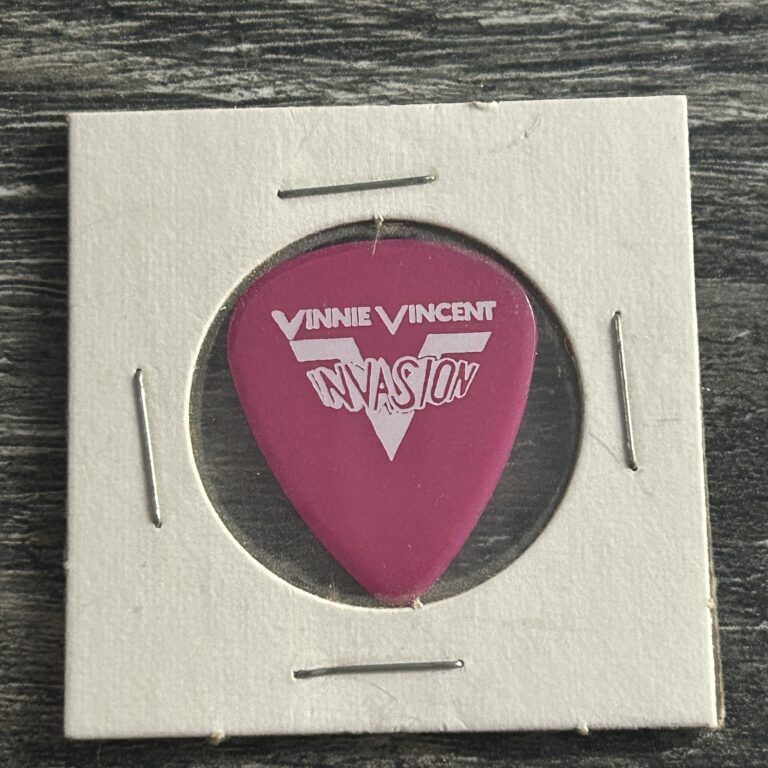 Kiss Guitar Pick VINNIE VINCENT INVASION Pink White 1 Sided Vintage Kiss
