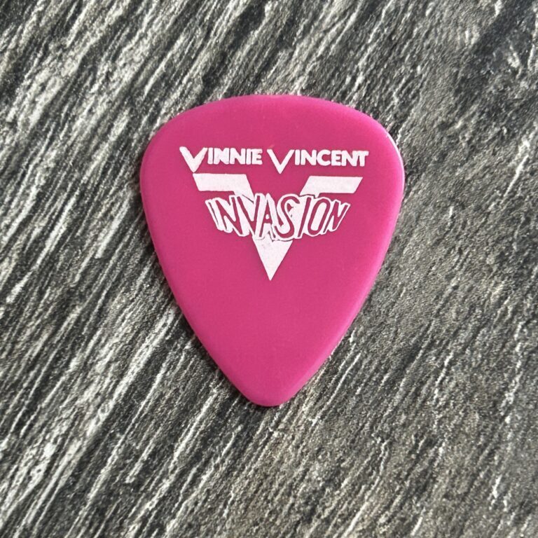 Kiss Guitar Pick VINNIE VINCENT INVASION Pink White Signature Vintage Kiss