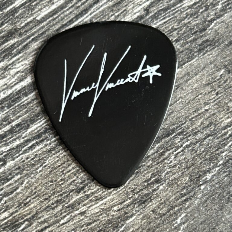 Kiss Guitar Pick VINNIE VINCENT INVASION Black White Signature Vintage Kiss