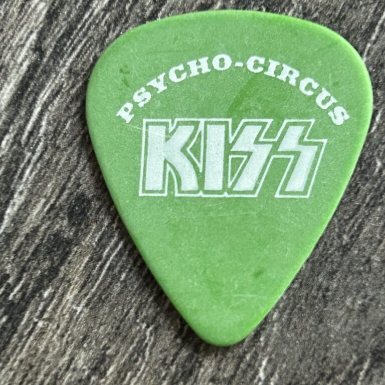 KISS Guitar Pick PETER CRISS Psycho Circus Concert Tour Green White Vintage Kiss