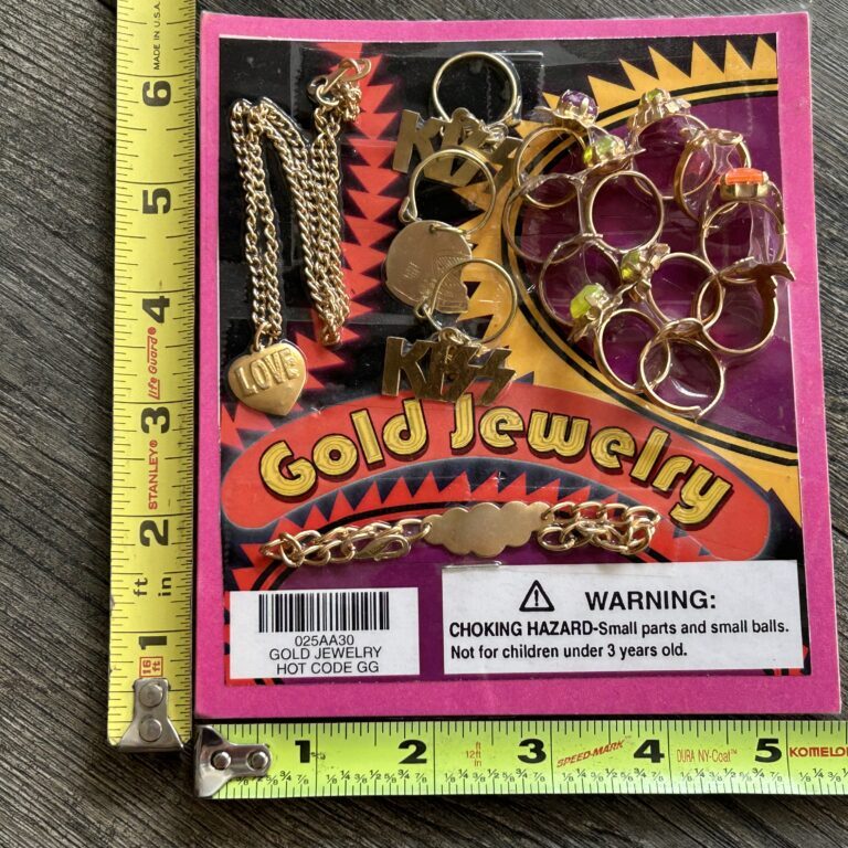 KISS Keychain x2 Vending Machine Display Card Vintage Kiss Memorabilia Aucoin