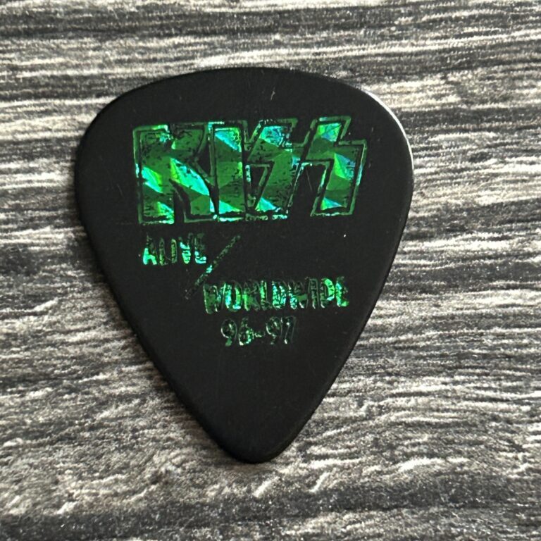 KISS Guitar Pick PETER CRISS Alive Worldwide Reunion Black Green Vintage Kiss