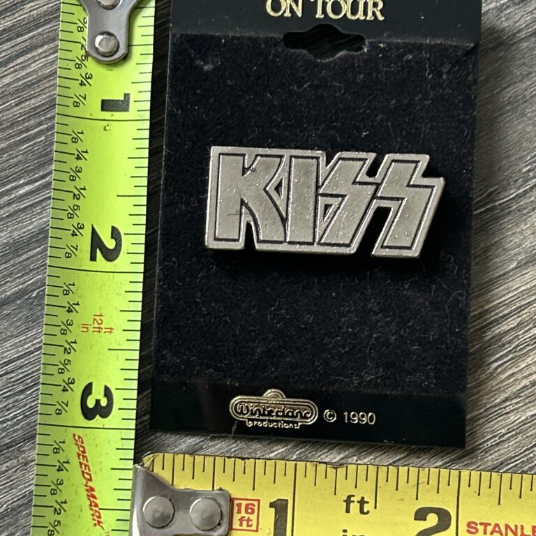 KISS Pin Badge Enamel Hot In The Shade Concert Tour Winterland 1990 Vintage Kiss