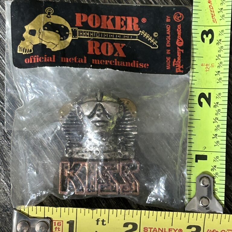 KISS Pin Badge Sphinx Hot In The Shade Germany Logo Vintage Kiss Memorabilia A