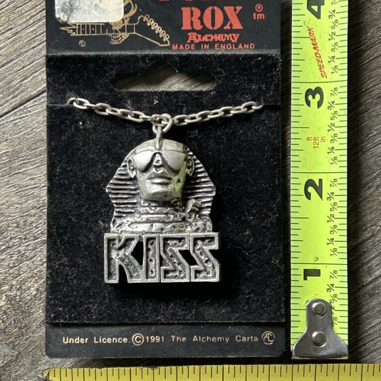 KISS Pendant Necklace Jewelry Sphinx Hot In The Shade Germany Vintage Kiss A