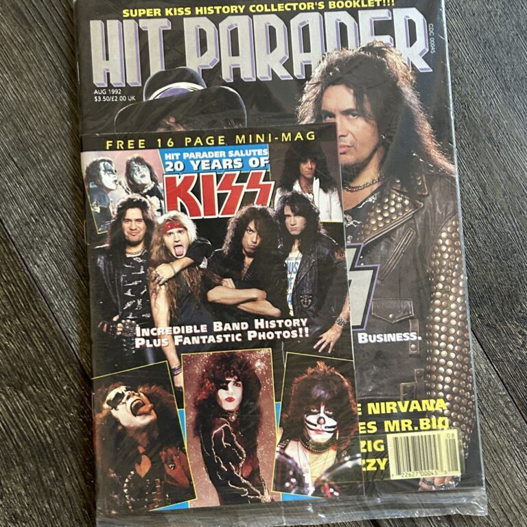 KISS Magazine Hit Parader Aug 1992 Revenge w/ Mini-Mag SEALED Vintage Kiss
