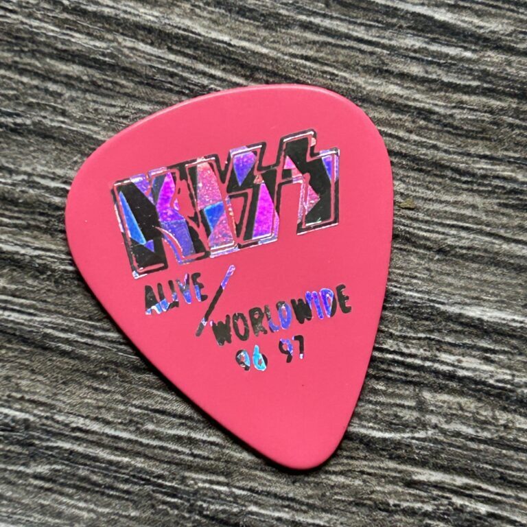 KISS Guitar Pick ACE FREHLEY Alive Worldwide No Dash Pink Silver Vintage Kiss