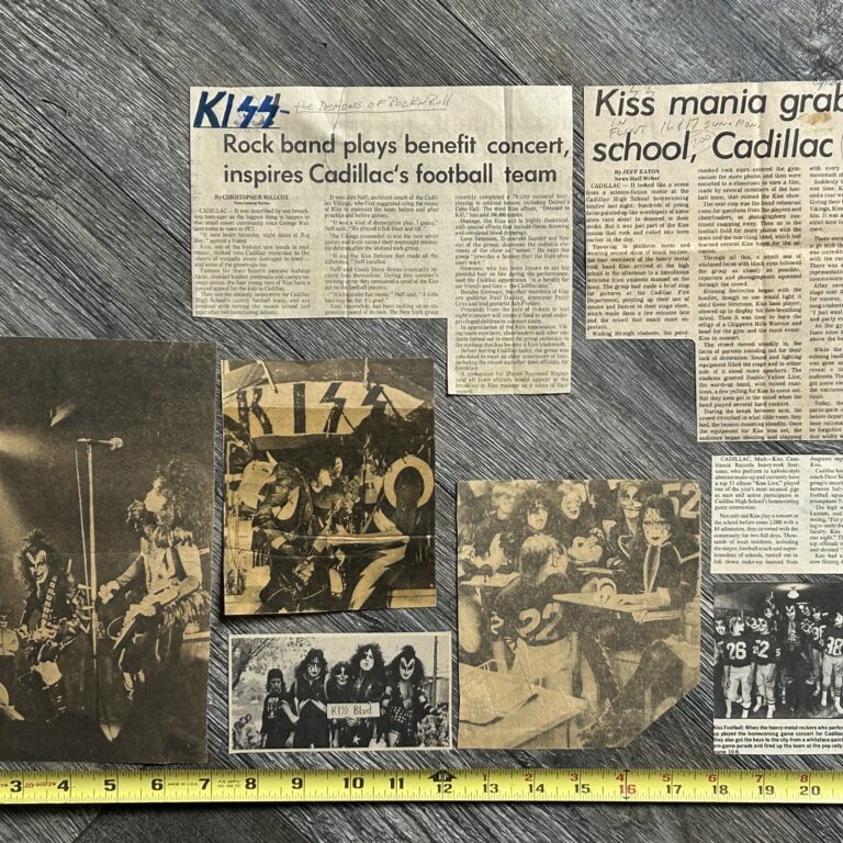 KISS Clipping Lot Cadillac Michigan Concert Alive Tour 1975 Vintage Kiss Aucoin