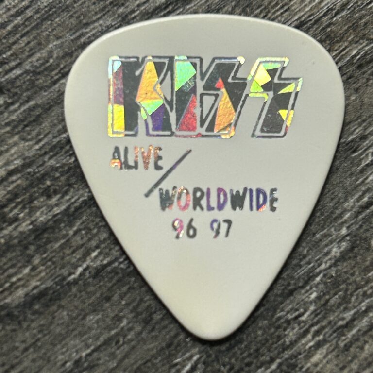 KISS Guitar Pick PAUL STANLEY Alive Worldwide White Silver No Dash Vintage Kiss